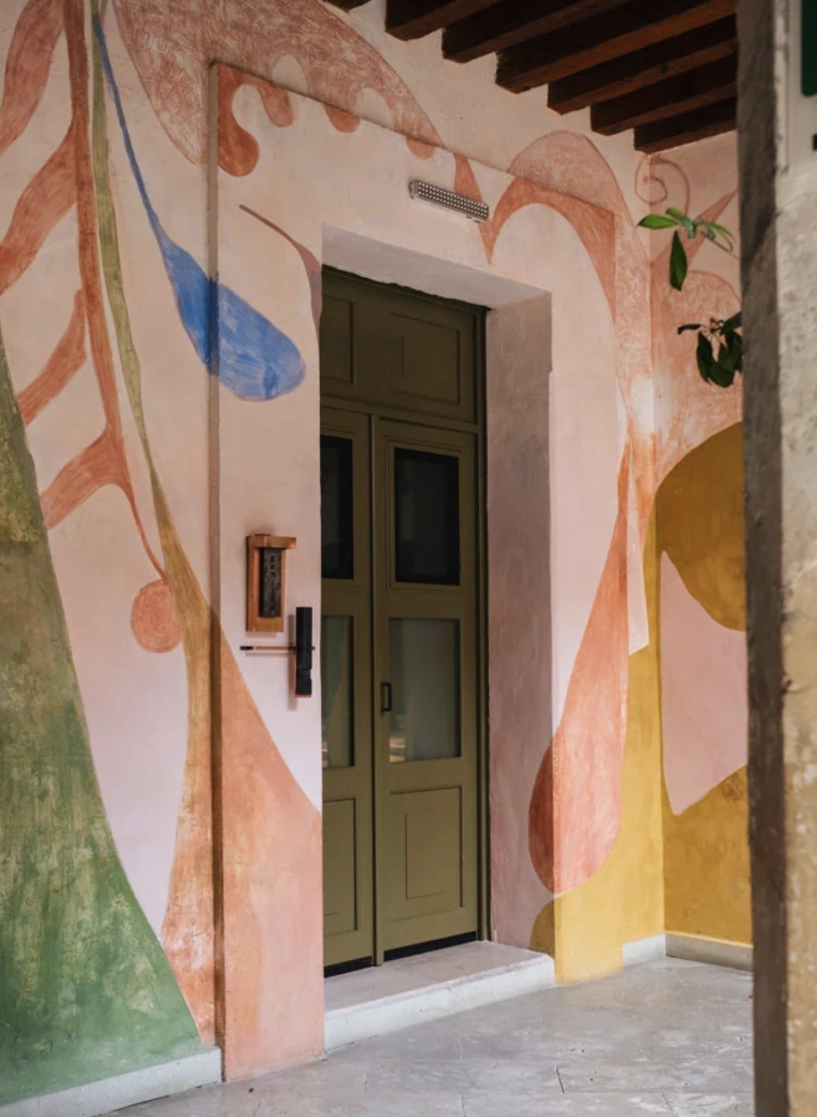 Rafael Uriegas · 02-puerta-mural